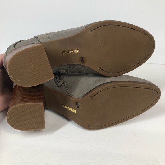 Louise et Cie Gravel Color Suede Leather Ankle Booties Stacked Heel Size 9 - Picture 12 of 13